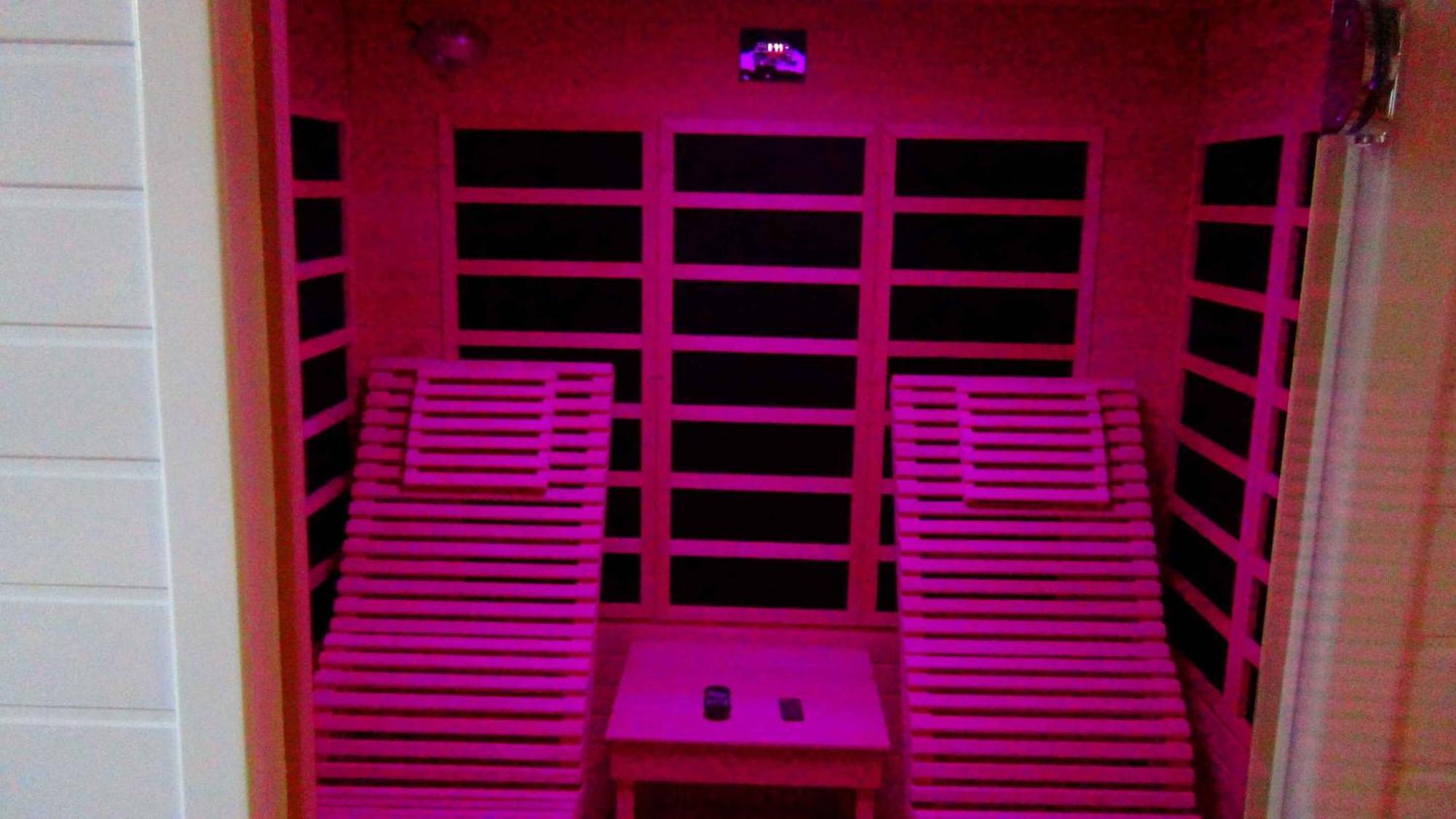 Le Clos Des Tilleuls D Day Home, Chambres D'Hotes, Suite Avec Sauna Privatif, Suite Avec Balneotherapie Privative, En Supplement Option Spa Bain A Remous La Vendelee Ngoại thất bức ảnh