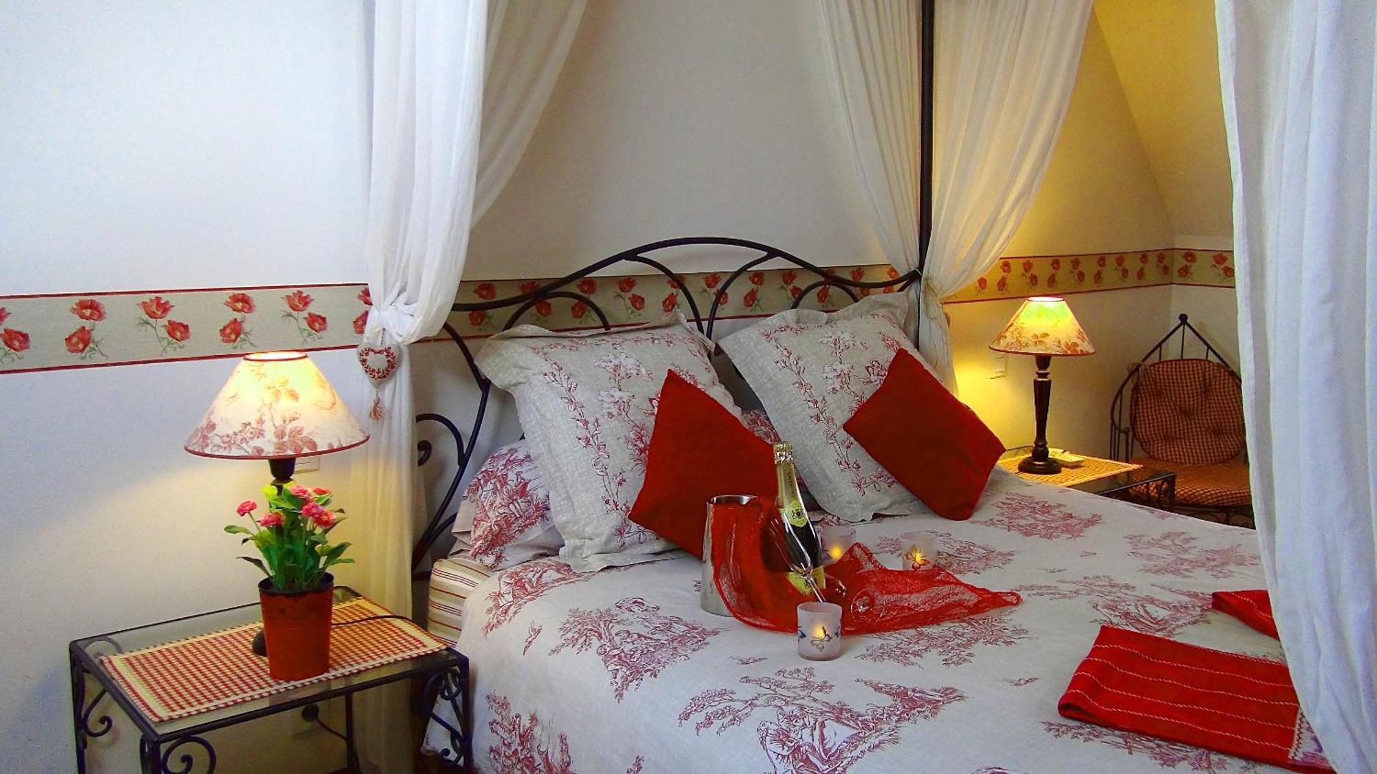 Le Clos Des Tilleuls D Day Home, Chambres D'Hotes, Suite Avec Sauna Privatif, Suite Avec Balneotherapie Privative, En Supplement Option Spa Bain A Remous La Vendelee Ngoại thất bức ảnh