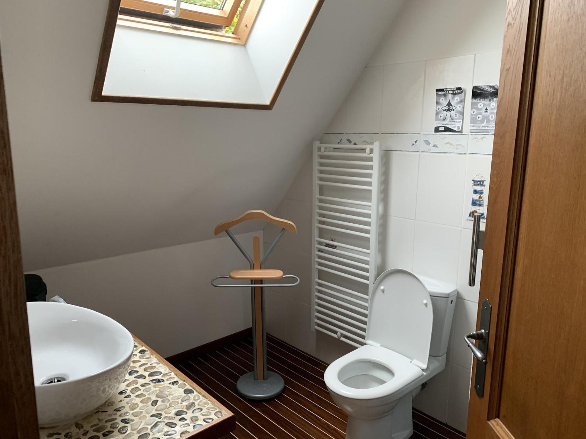 Le Clos Des Tilleuls D Day Home, Chambres D'Hotes, Suite Avec Sauna Privatif, Suite Avec Balneotherapie Privative, En Supplement Option Spa Bain A Remous La Vendelee Phòng bức ảnh