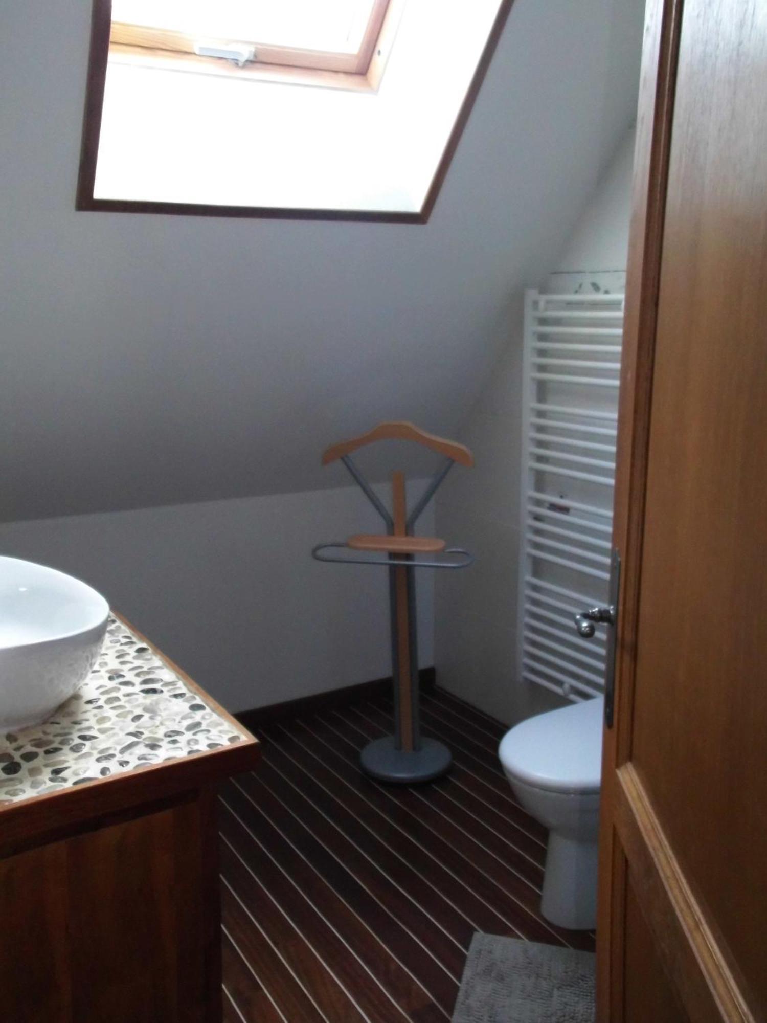 Le Clos Des Tilleuls D Day Home, Chambres D'Hotes, Suite Avec Sauna Privatif, Suite Avec Balneotherapie Privative, En Supplement Option Spa Bain A Remous La Vendelee Phòng bức ảnh