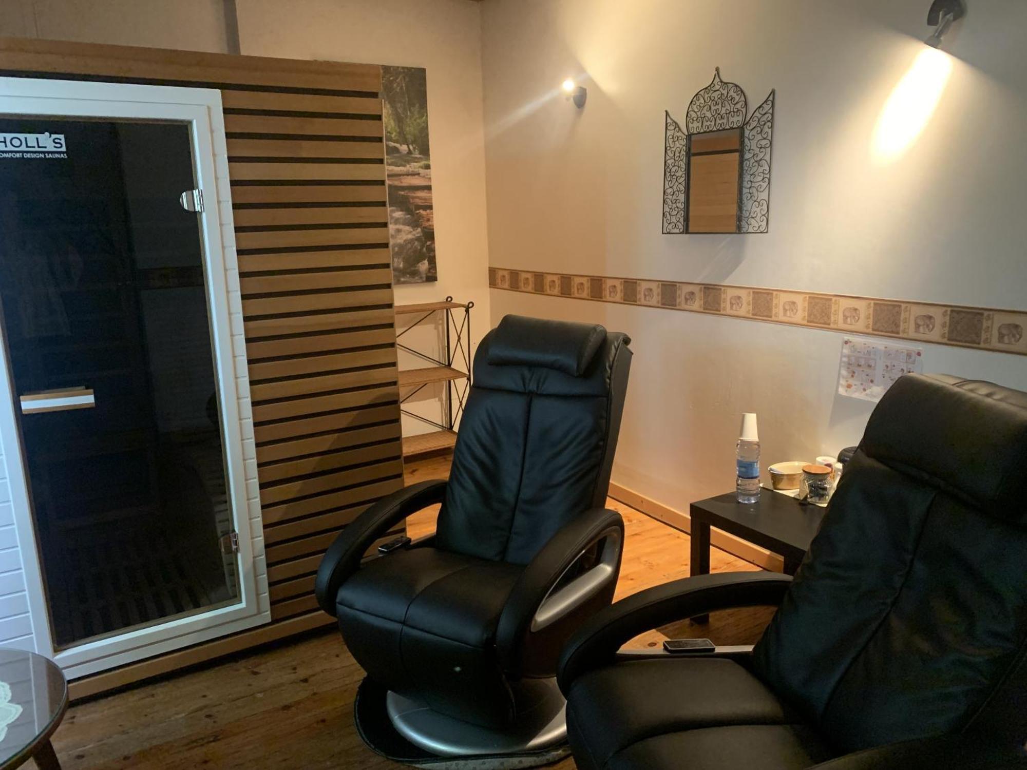 Le Clos Des Tilleuls D Day Home, Chambres D'Hotes, Suite Avec Sauna Privatif, Suite Avec Balneotherapie Privative, En Supplement Option Spa Bain A Remous La Vendelee Phòng bức ảnh